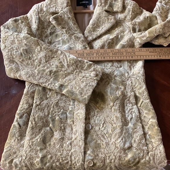 Express 3/4 Length Tapestry Jacket Duster Coat in Creamy Golden Yellow - Picture 6 of 11